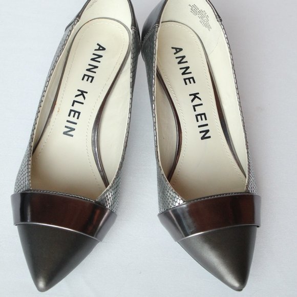 Anne Klein Finn Pump in Pewter Metallic - Picture 4 of 6
